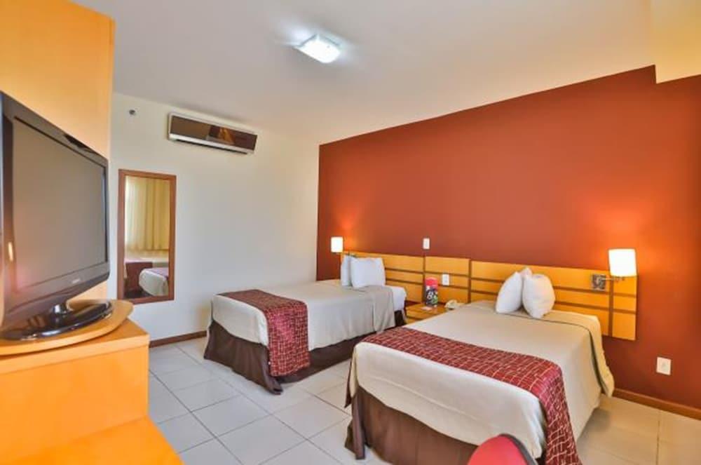 Vitoria Praia Hotel Buitenkant foto