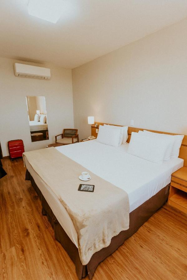 Vitoria Praia Hotel Buitenkant foto